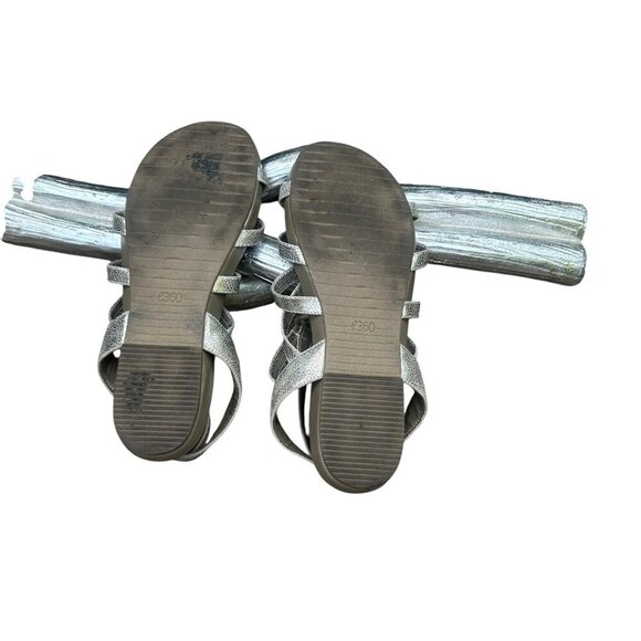 E Collection Gold Lace Up Gladiator Buckle Sandals size 8.5 - Picture 2 of 8